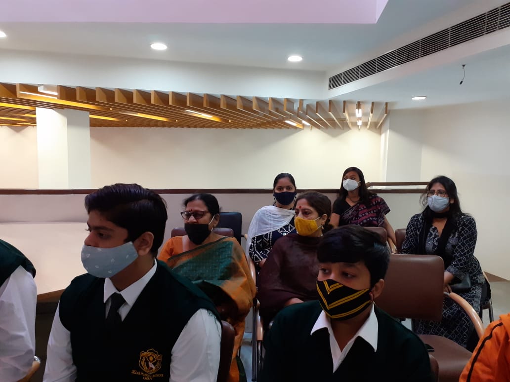 Book Reading Social Media (Navya)